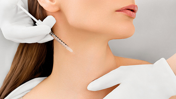 Кольца Венеры на шее: как убрать и что действительно помогает