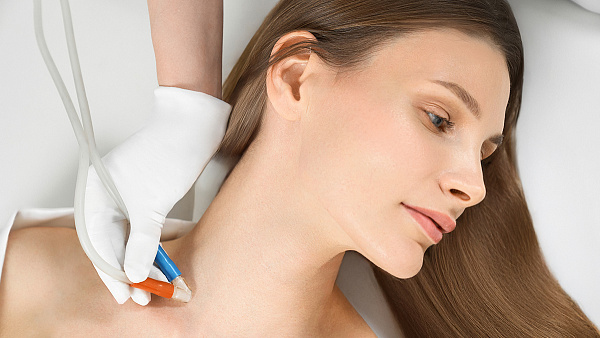 Микродермабразия для лица и тела («Парижский пилинг»): что это такое и кому подходит