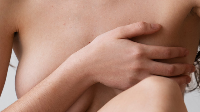 Подтяжка грудных желез без операции